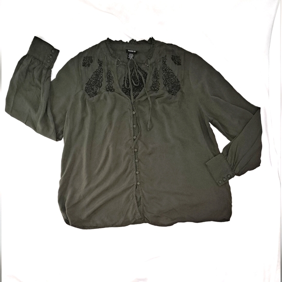 TORRID Green Challis Tie Front Top with Paisley Embroidery - Picture 1 of 14